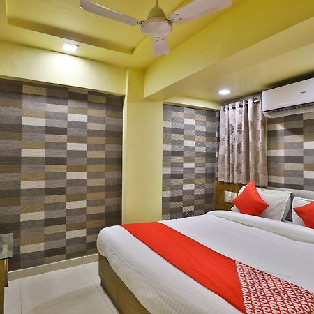 OYO 29992 Hotel Shreeji Palace Ahmedabad Buitenkant foto