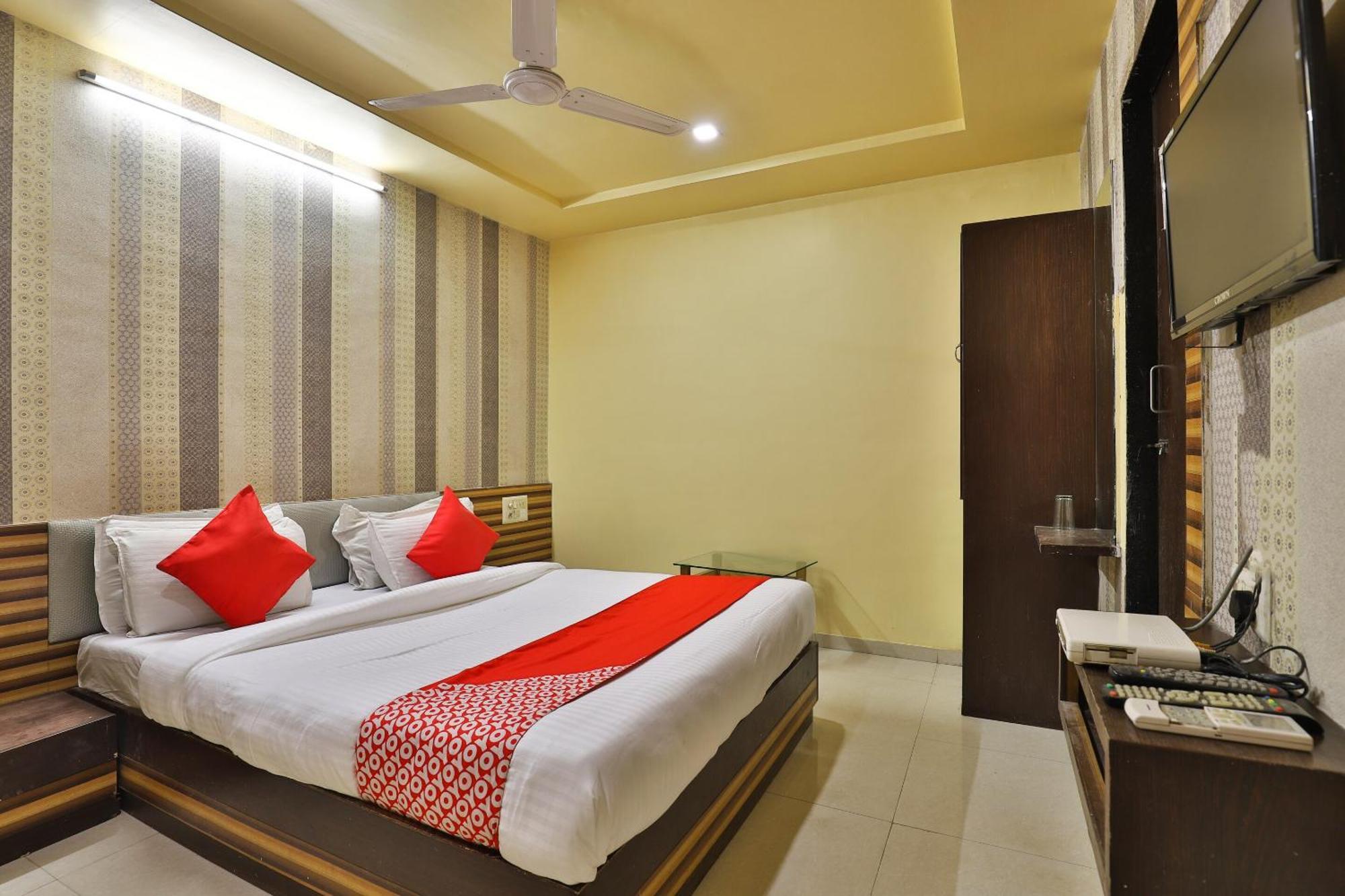 OYO 29992 Hotel Shreeji Palace Ahmedabad Buitenkant foto