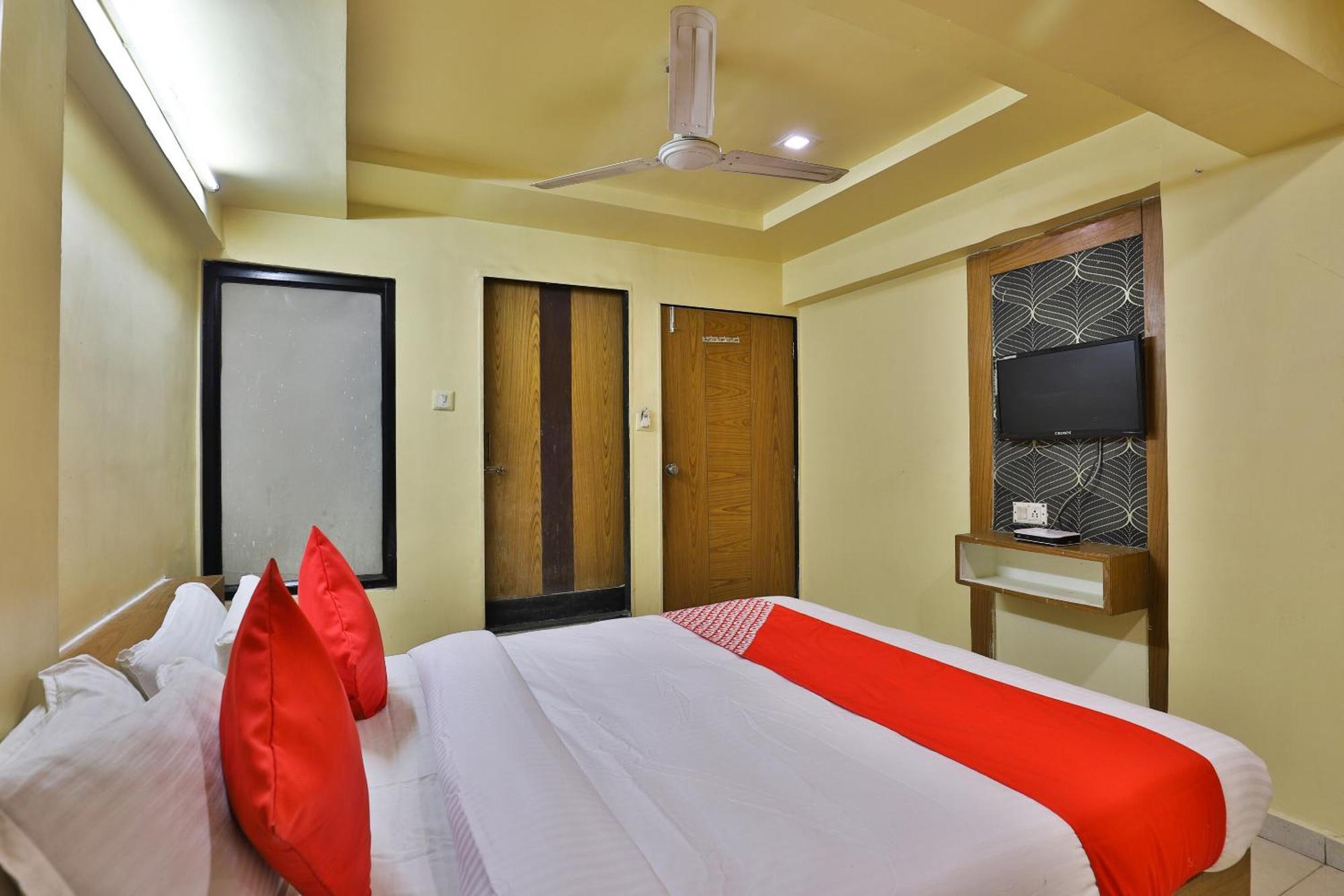 OYO 29992 Hotel Shreeji Palace Ahmedabad Buitenkant foto