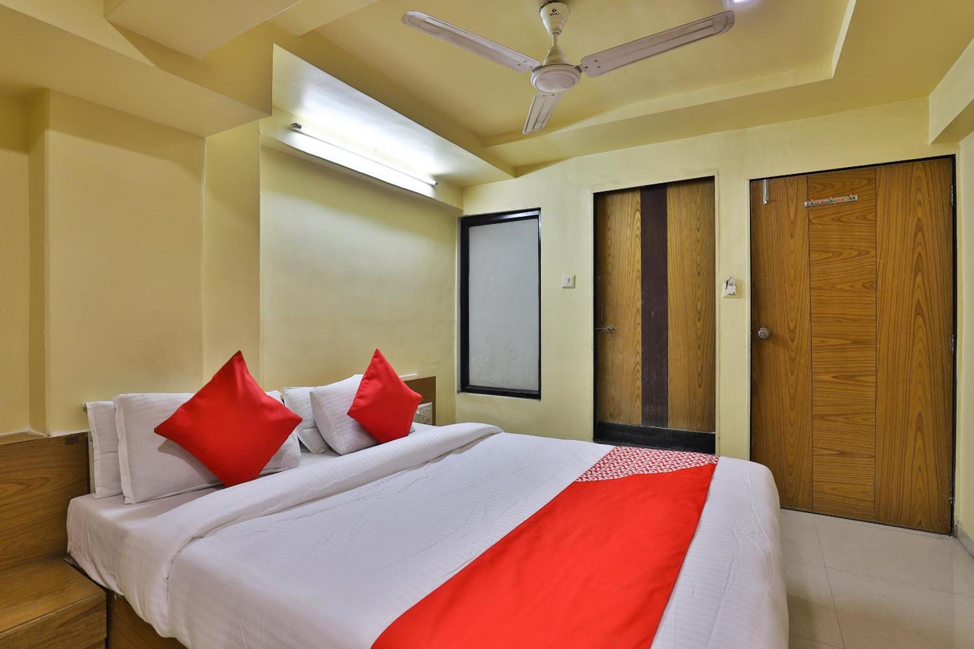 OYO 29992 Hotel Shreeji Palace Ahmedabad Buitenkant foto