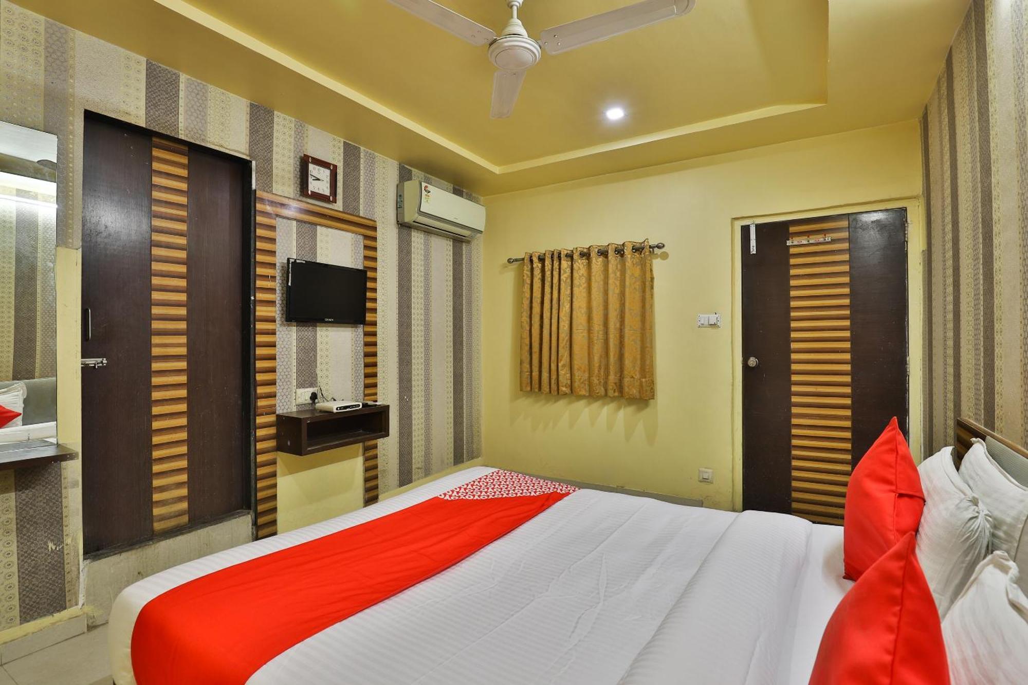 OYO 29992 Hotel Shreeji Palace Ahmedabad Buitenkant foto